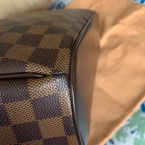 Authentic Louis Vuitton Serria Damier Ebene bag - Picture 4 of 16